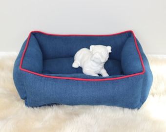 Reversible dog or cat bed. Made for your best friend. Style: Jeans And Red