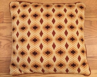 Vintage Needlepoint Bargello Pillow 14" Square.