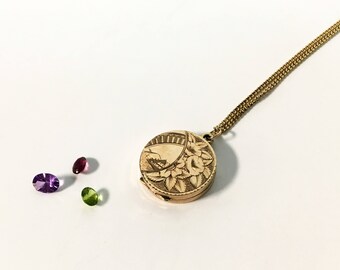 Vintage Gold Filled Etched Locket Necklace - Circle Shape w/ Heart & Florals Round Photo Inset Pendant Necklace - Etched Pendant Necklace