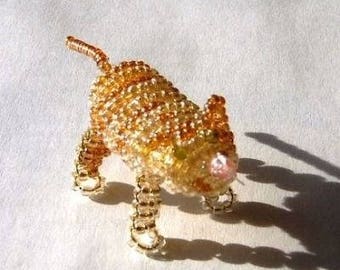 Miniature cat with seed beads and copper wire