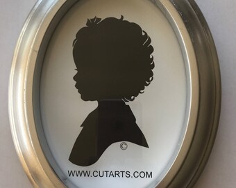 Hand Silver Leaf 5x7 Oval Silhouette Frame