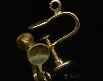 20% OFF Vintage brass screw back with cup earring component. 1 Pair. b9-2312(e)