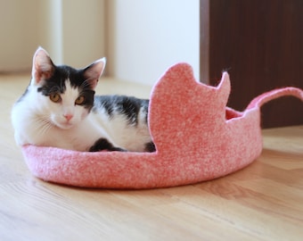Cat bed - cat cave - cat house - eco-friendly handmade felted wool cat bed - red with natural white cat sleeping place, cozy pet lovers gift