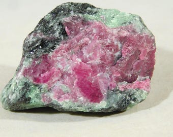A 100% Natural Red RUBY Crystal In A Deep Green Zoisite Matrix! Tanzania 141gr