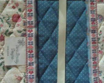 Vera Bradley Indiana Cream Book Cover Mint Condition very rare extremely hard to find Condition No Signs of Use No Issues
