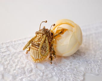 Gold bee brooch Bumble bee brooch Bee pin - embroidered brooch Bee brooch, bumblebee pin, Honey bee brooch, brooch insect bumblebee brooch