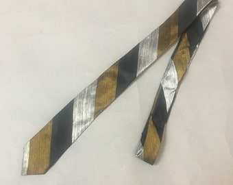 Vintage skinny tie / vintage tie / striped tie / skinny tie
