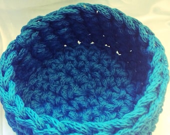 Empty basket hand crocheted in cotton