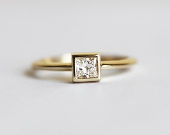 simple solitaire diamond rings