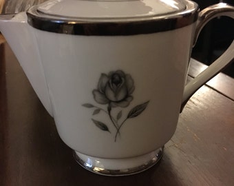 Empress China creamer Rosemont Japan