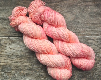 Pink Lemonade - Worsted weight - Hand Dyed Yarn - Superwash Merino - Hand Painted - Variegated Tonal - Hat, Sock, Mitten Yarn