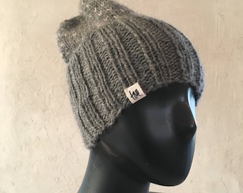 Classic warm spotted winter hat //Gray & Pink