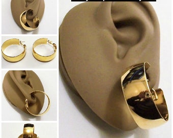 Monet Wide Band Hoop Pierced Stud Earrings Gold Tone Vintage Extra Large Wedding Flat Band Polished Open Rings Support Clip