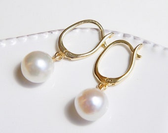 Japanese Akoya Pearl Earrings, Baroque Pearl, Bridal Wedding Earrings, Minimal Jewelry, Gold Lever back Earrings