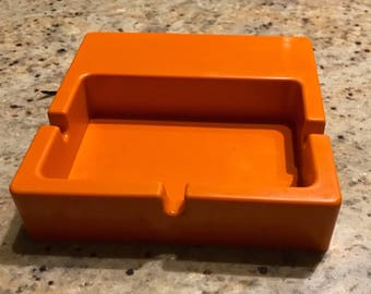 Ashtray POPs Orange hard plastic. Vintage 1970's.