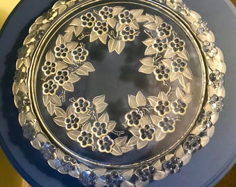 Beautifully detailed cake plate