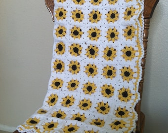 Adorable yellow sunflower crochet baby blanket/afghan, nursery blanket, baby girl, newborn, baby shower, sunflower blanket