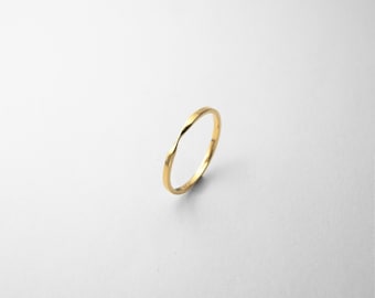 18K Gold Möbius Ring