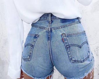 ALL SIZES Levi 501 Vintage high-waisted denim shorts
