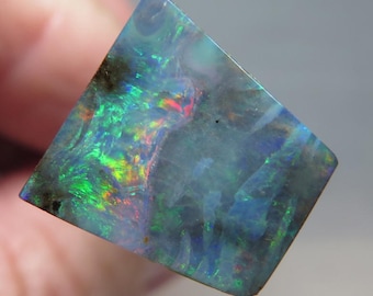 A nicely patterned Boulder Opal from the opalfields of Queensland
