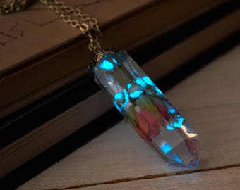 Glowing necklace with real rose inside /Glow in the dark necklace / Crystal point necklace / real flowers necklace