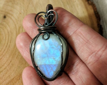 Moonstone pendant, rainbow moonstone, moonstone jewelry, wire wrapped pendant, wire wrapped jewelry, gift for mom, crystal jewelry