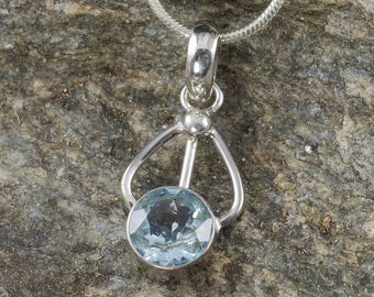 2.8cm BLUE TOPAZ Pendant - Sterling Silver Pendant, Blue Topaz Jewelry Making, Blue Topaz Necklace, Blue Topaz Stone, Topaz Crystal J0502