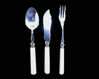 Jam spoon, butter knife & pickle fork, silver plated, cream bakelite handles, Art Deco period, boxed, good condition