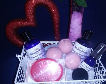 Valentine's Day - Fresh Picked Strawberry Type* - Bath n' Body Gift Basket