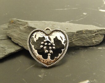 1 silver heart pendant