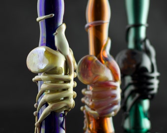 Facehugger Alien Chillum / Glass Hand Pipe / Thick Wall Pipe / High Quality Pipe / Glass Smoking Bowl / You Choose the Color / Made to Order