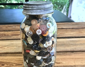 Ball Perfect Mason Jar Zink Lid full of old buttons Vintage Bottle of Buttons Glass jar of buttons Farmhouse Primitive Decor 32 oz Jar