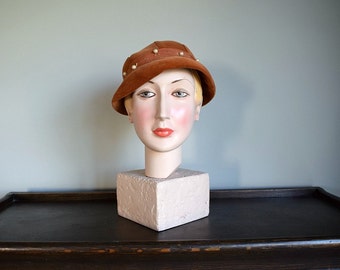 50% SALE . Vintage 1930s hat . 30s velveteen hat