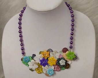 Floral bouquet necklace