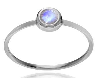 rainbow moonstone ring,92.5% sterling silver ring,moonstone ring,silver moonstone ring
