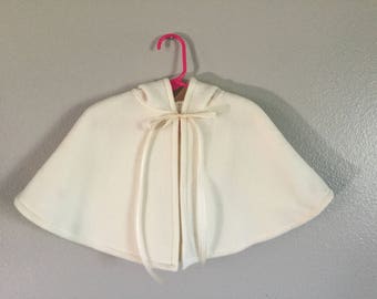 Girl's hooded capelet, fleece
