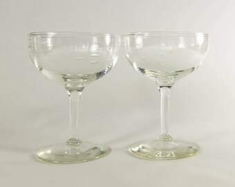 Set of Two Vintage Champagne Glasses with Etched Mid-Century Wheat Pattern