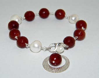 Silver bracelet 925 with carnelian and freshwater pearls