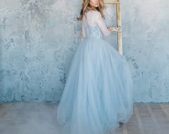 simple wedding dress bluephoto