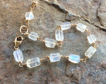 MOONSTONE bracelet, Moonstone bracelet with 14k gold filled, white gemstone bracelet, handmade bracelet, artisan jewelry, blue flash