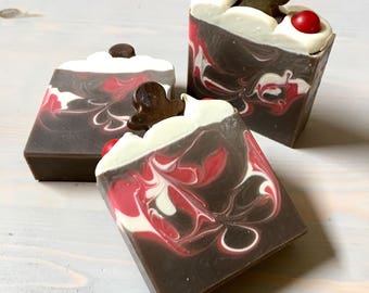 Soap • Gingerbread parade • handmade soap • Christmas limited edition • gingerbread cookie • palm free • vegan soap • 6+ oz bar soap