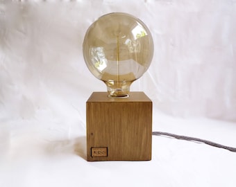 Cube wooden lamp with Edison bulb
