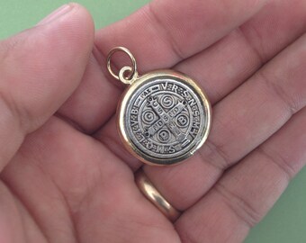 1" St. Benedict Medal Two tone / Medalla De San Benito 1 pulgada