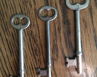Set of 3 antique skeleton keys