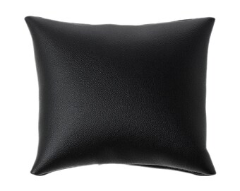 1 bracelet display, shown in black faux leather red 86 x 75 mm