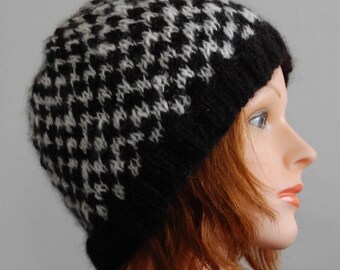 Natural RIAF Soft Warm Hand Crafted Checkered Alpaca Beanie Hat, Black and White