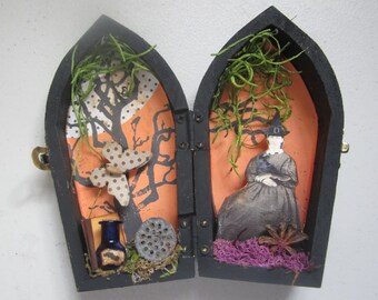 AlTeReD aRt HaLLowEEn dEcOr MiDnIghT mEEtinG Witch sPeLLs anise moSS OOak NoiR