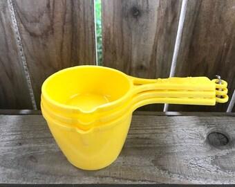 Yellow Plastic Measuring Cups Vintage 1970's Arrow Measuring Cups Set of 3 Retro Floral Measuring Cup Set Yellow Plastic Baking Cooking