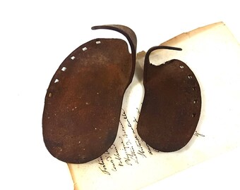 2 sizes Antique Metal Cow Shoe French Vintage Barn farmhouse decor industrial RUSTY Country farmhouse, display Rustic horse shoe animal RARE