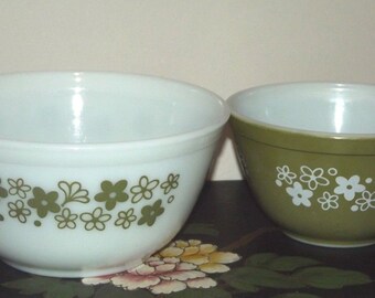 Vintage Pyrex Crazy Daisy Spring Blossom Nesting Bowls Set Of 2 #401 & #402
